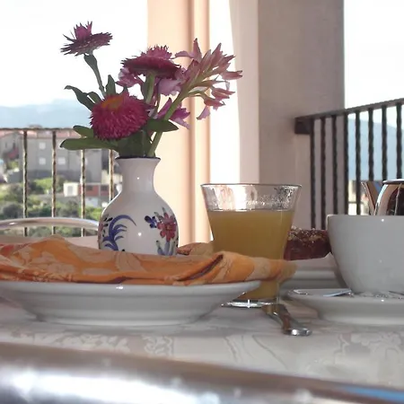 Meridiana 3* أربوس